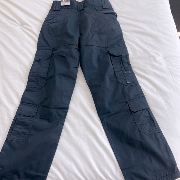 Navy blue 5.11 tactical EMT pants. Brand new. Never worn. - Picture 5 of 5